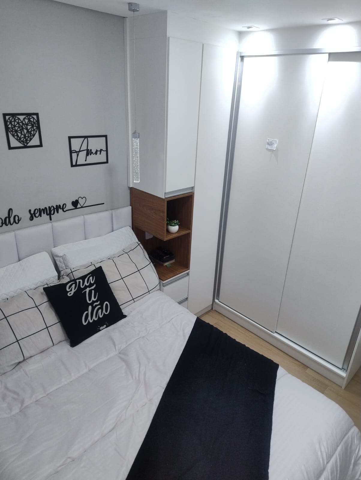 Apartamento com 02 Quartos  - Condomínio Residencial New Life - Jardim Barro Branco - Cotia SP