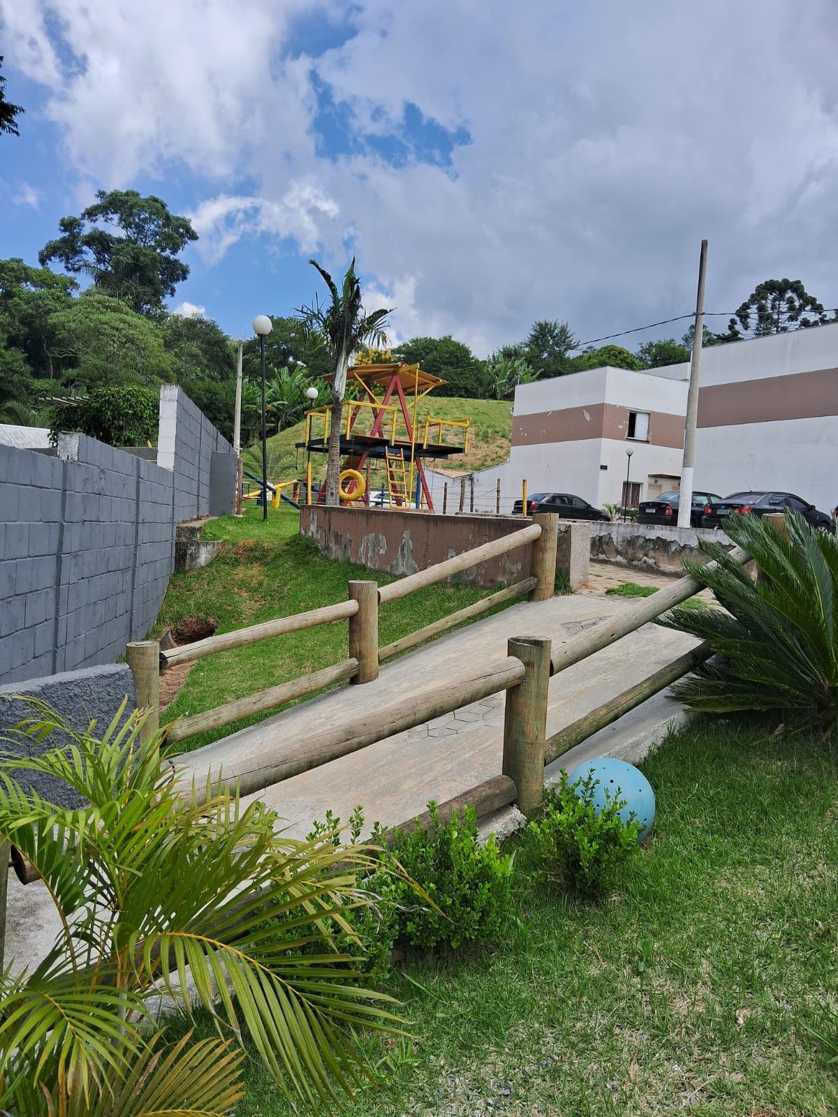 CASA (V) - 02 DORM - COND. VILA CAUCAIA III - ÁGUA ESPRAIADA -  COTIA-SP