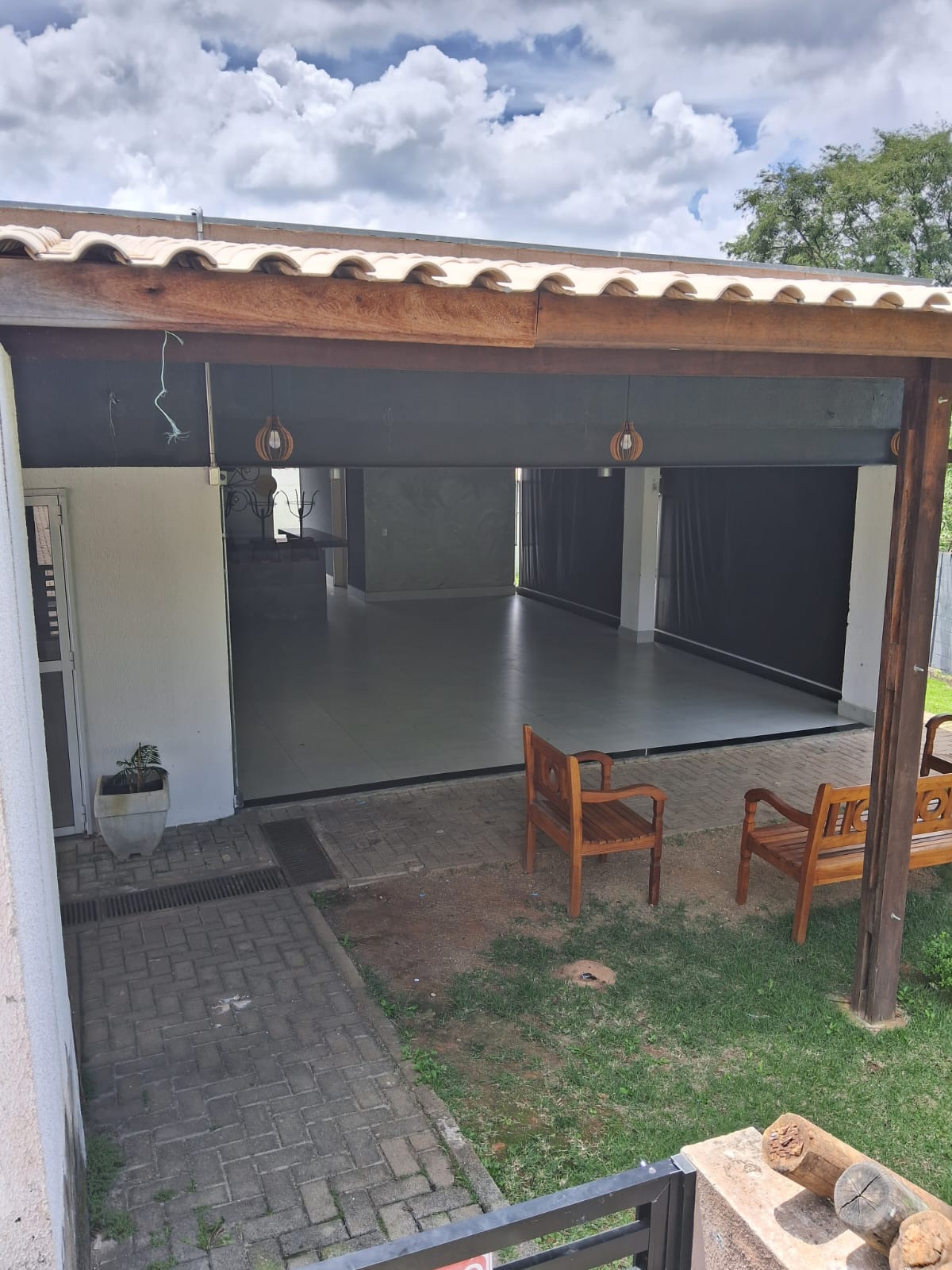 CASA (V) - 02 DORM - COND. VILA CAUCAIA III - ÁGUA ESPRAIADA -  COTIA-SP