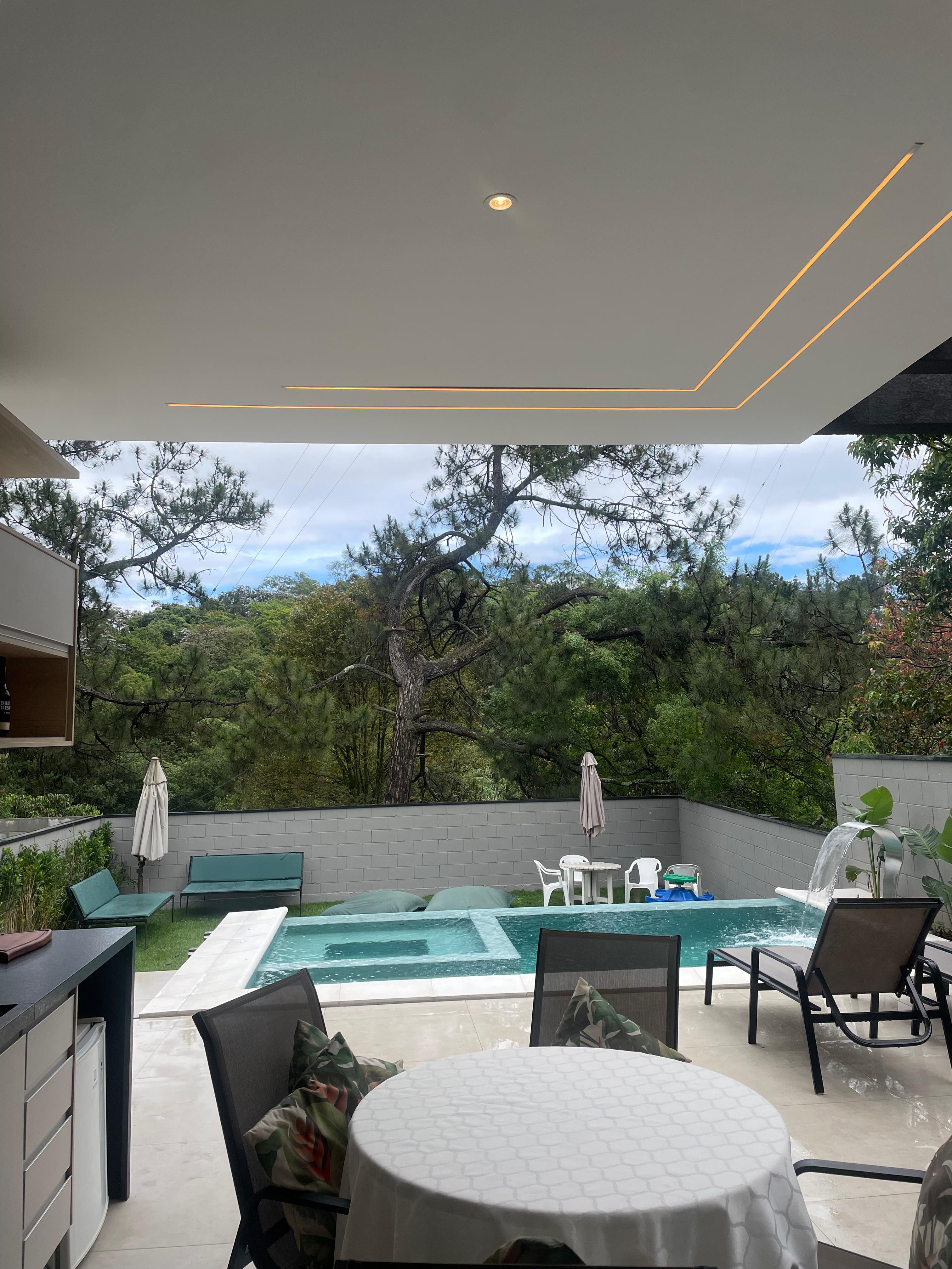 NOVÍSSIMA CASA 03 SUÍTES E PISCINA DE BORDA INFINITA - Gramado - Cotia/SP