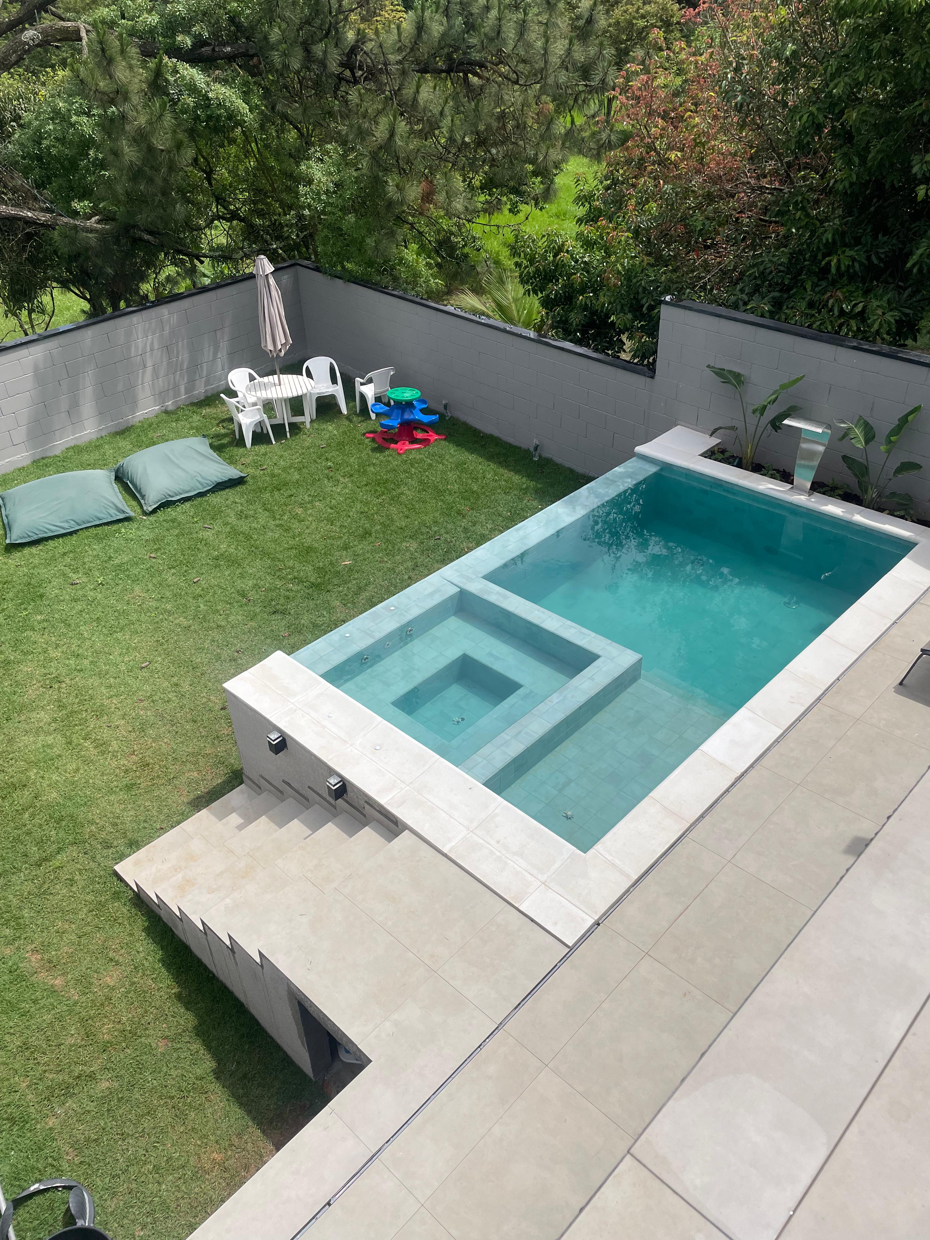 NOVÍSSIMA CASA 03 SUÍTES E PISCINA DE BORDA INFINITA - Gramado - Cotia/SP