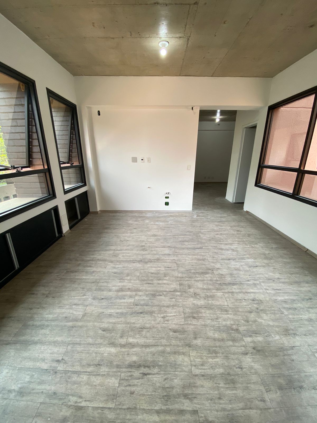 Conjunto Comercial-Sala para alugar com 1 quarto, 66m² - Foto 1