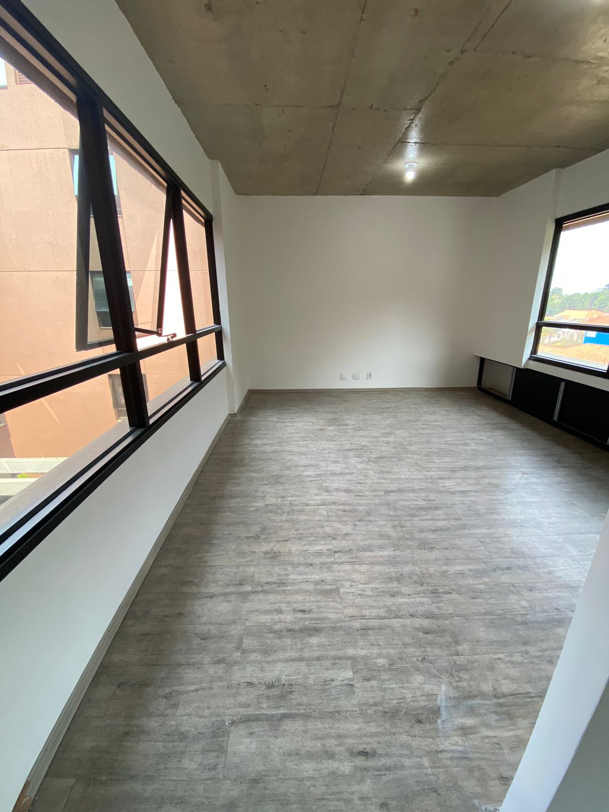 Conjunto Comercial-Sala para alugar com 1 quarto, 66m² - Foto 4