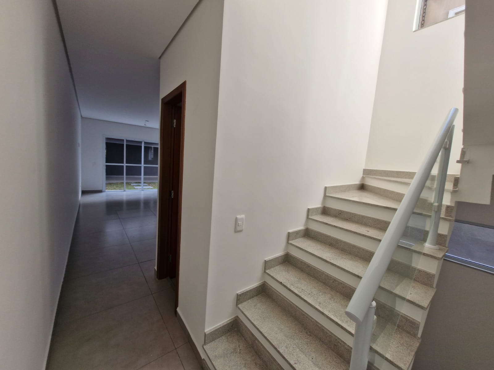NOVISSIMA!!!  Casa com 02 Dormitórios sendo 01 suíte - Condomínio Residencial Villa D'Este - Jardim Rio das Pedras - Cotia/SP