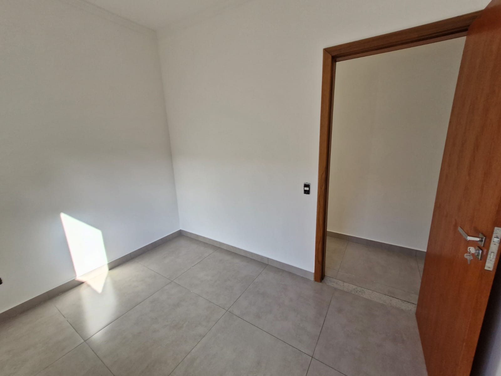 NOVISSIMA!!!  Casa com 02 Dormitórios sendo 01 suíte - Condomínio Residencial Villa D'Este - Jardim Rio das Pedras - Cotia/SP