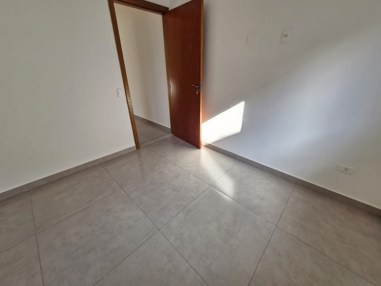 NOVISSIMA!!!  Casa com 02 Dormitórios sendo 01 suíte - Condomínio Residencial Villa D'Este - Jardim Rio das Pedras - Cotia/SP