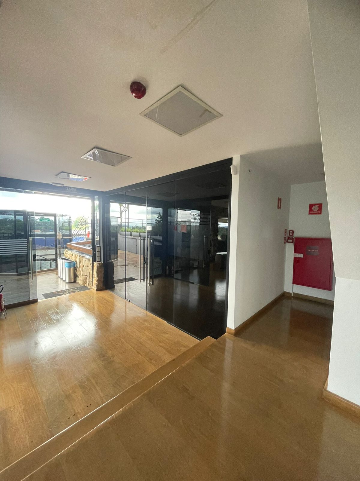 Conjunto Comercial-Sala para alugar com 1 quarto, 260m² - Foto 4