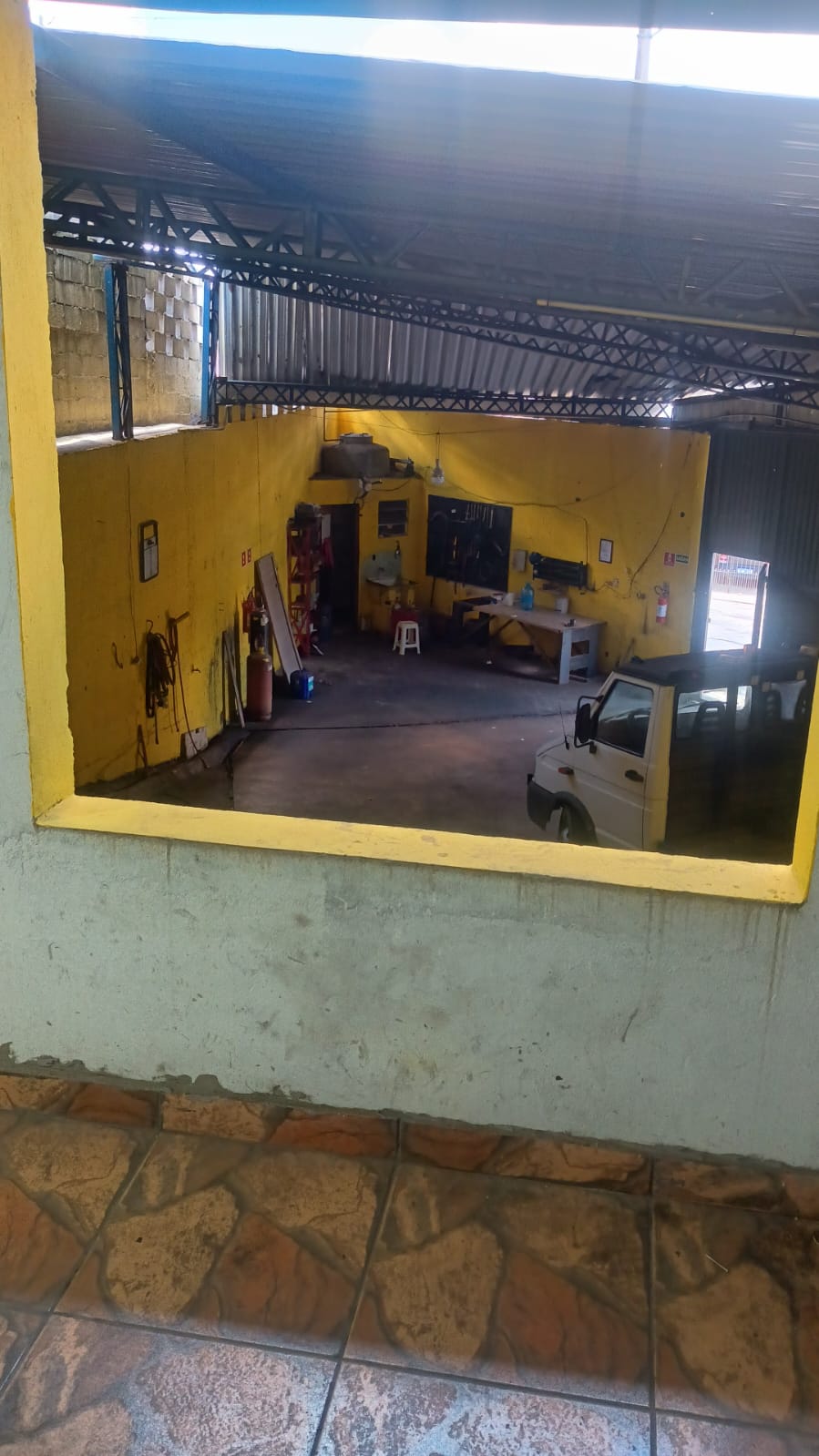 CASA com  COZINHA INDUSTRIAL e GALPÃO  200m2  Km30 - Jardim Barro Branco - Cotia / SP