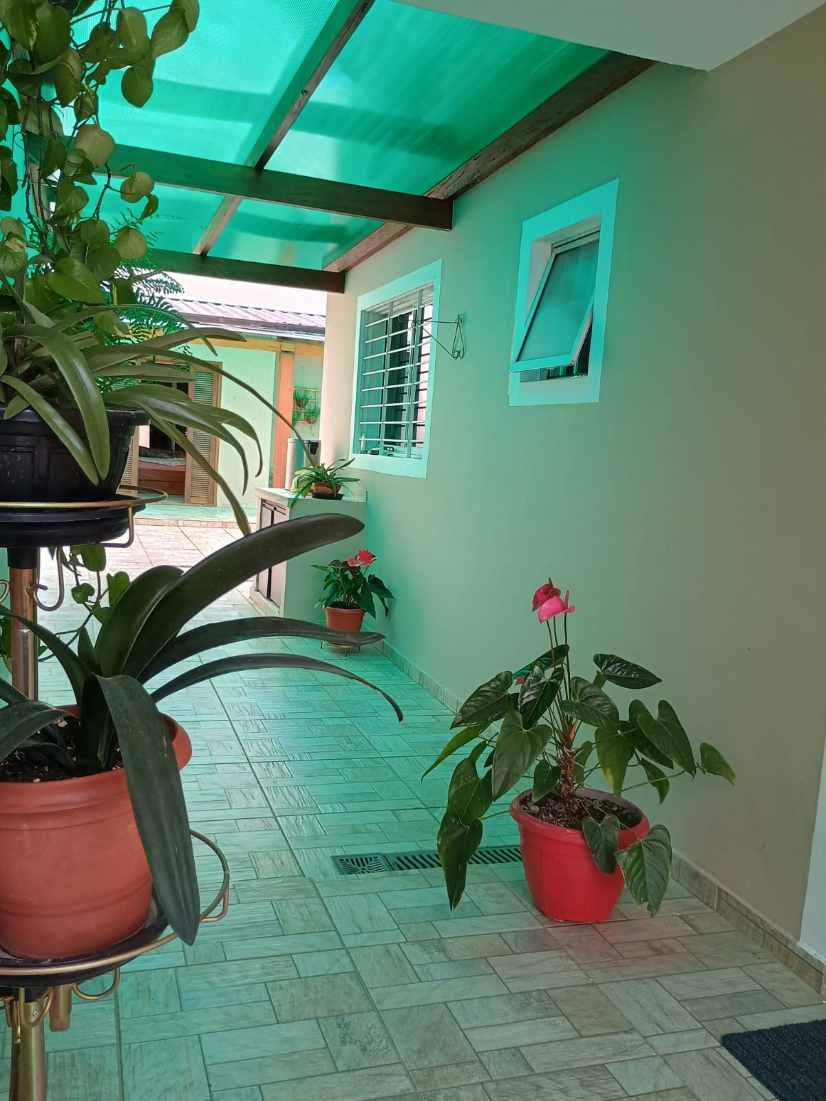 Casas TERREA com 03 Dorms com Edicula - Granja carolina - COTIA/SP