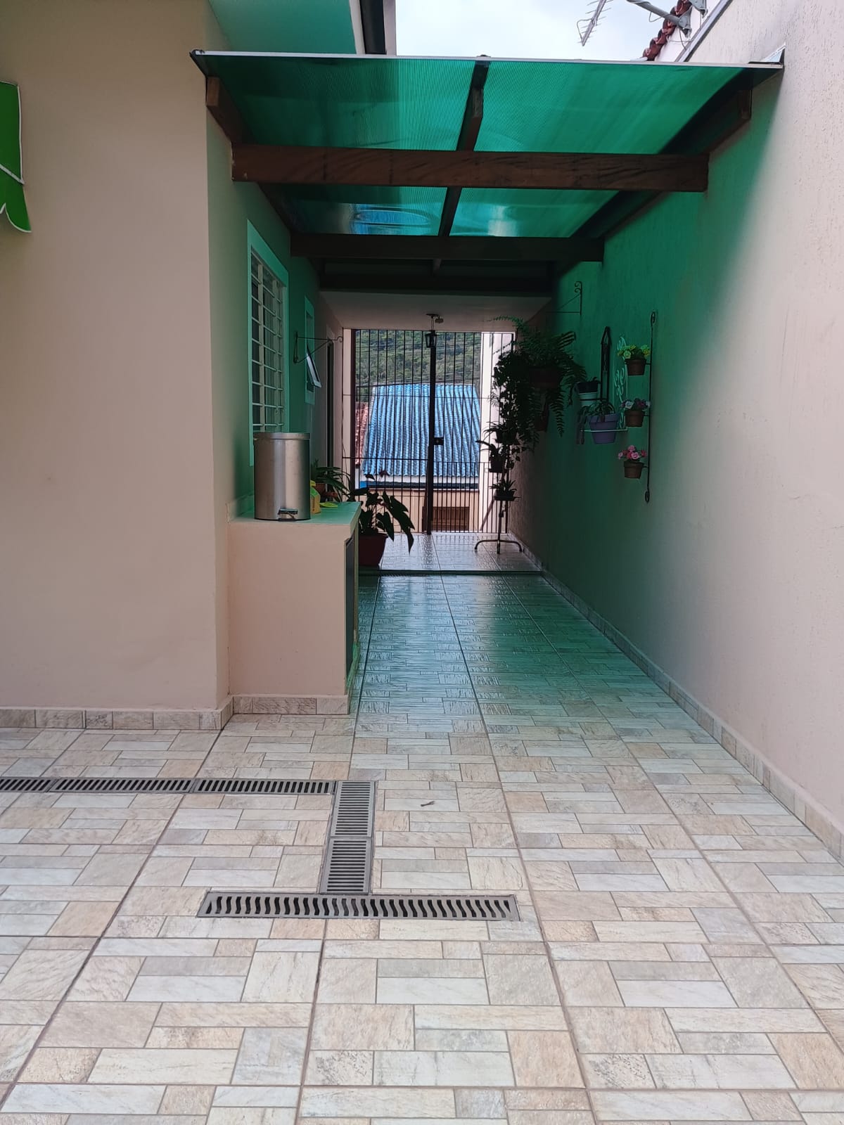 Casas TERREA com 03 Dorms com Edicula - Granja carolina - COTIA/SP