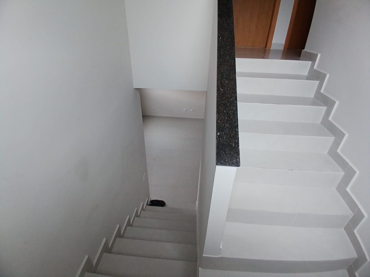 NOVISSIMA!!!  Casa com 02 Dormitórios sendo 01 suíte - Condomínio Residencial Villa D'Este - Jardim Rio das Pedras - Cotia/SP