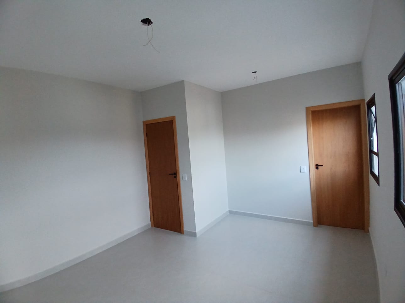 NOVISSIMA!!!  Casa com 02 Dormitórios sendo 01 suíte - Condomínio Residencial Villa D'Este - Jardim Rio das Pedras - Cotia/SP