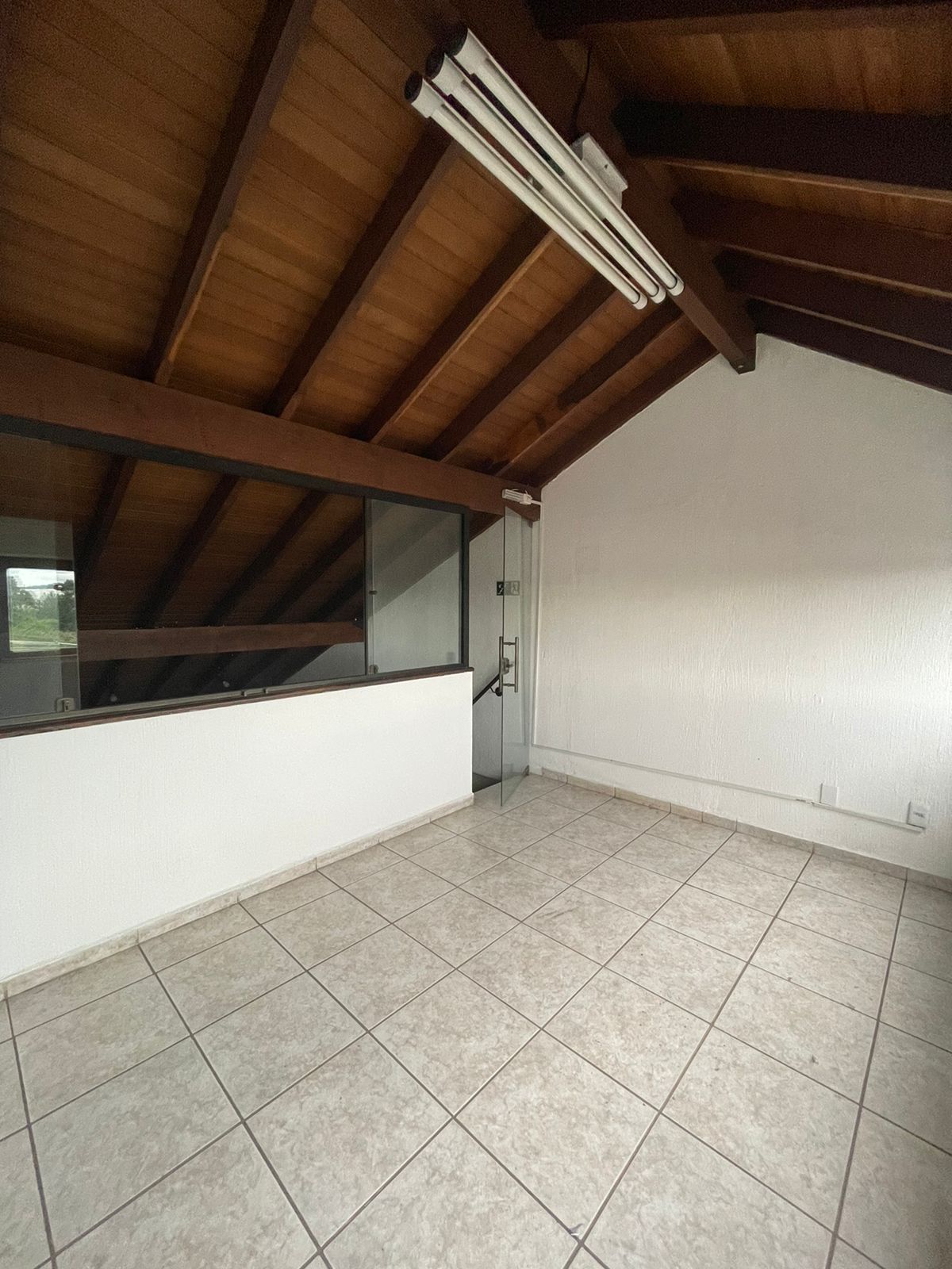 Conjunto Comercial-Sala para alugar com 1 quarto, 60m² - Foto 4