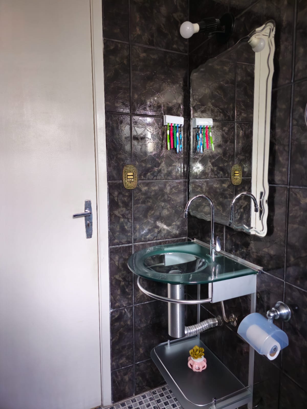 Apartamento - 2 Dormitórios - Edifício Gardenia - Rio das Pedras - Cotia
