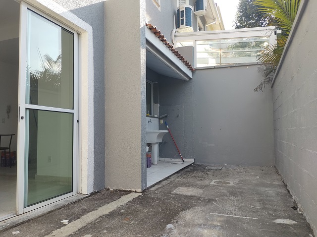 Casa de Condomínio para alugar com 3 quartos, 86m² - Foto 4