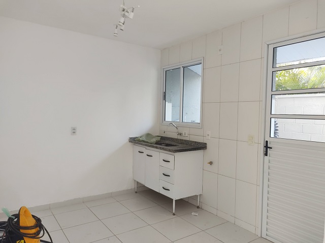 Casa de Condomínio para alugar com 3 quartos, 86m² - Foto 6