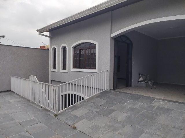 Casa de Condomínio à venda com 5 quartos, 180m² - Foto 3