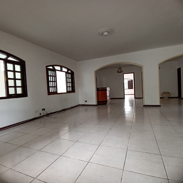 Casa de Condomínio para alugar com 4 quartos, 211m² - Foto 5