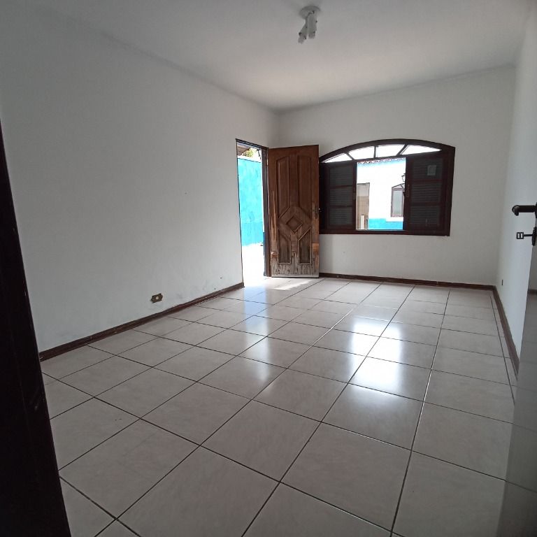 Casa de Condomínio para alugar com 4 quartos, 211m² - Foto 9