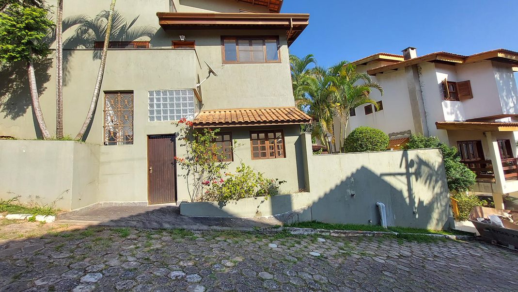 Casa para alugar com 3 quartos, 171m² - Foto 1