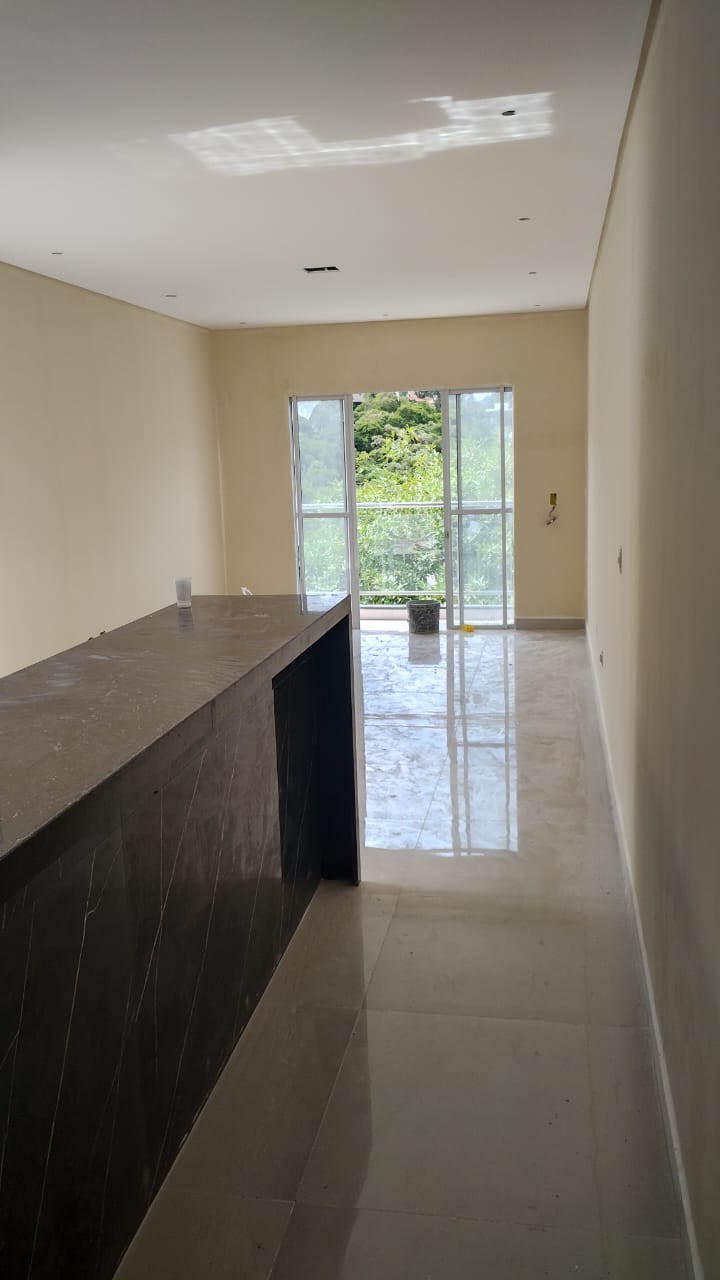 Casa para alugar com 3 quartos, 185m² - Foto 2