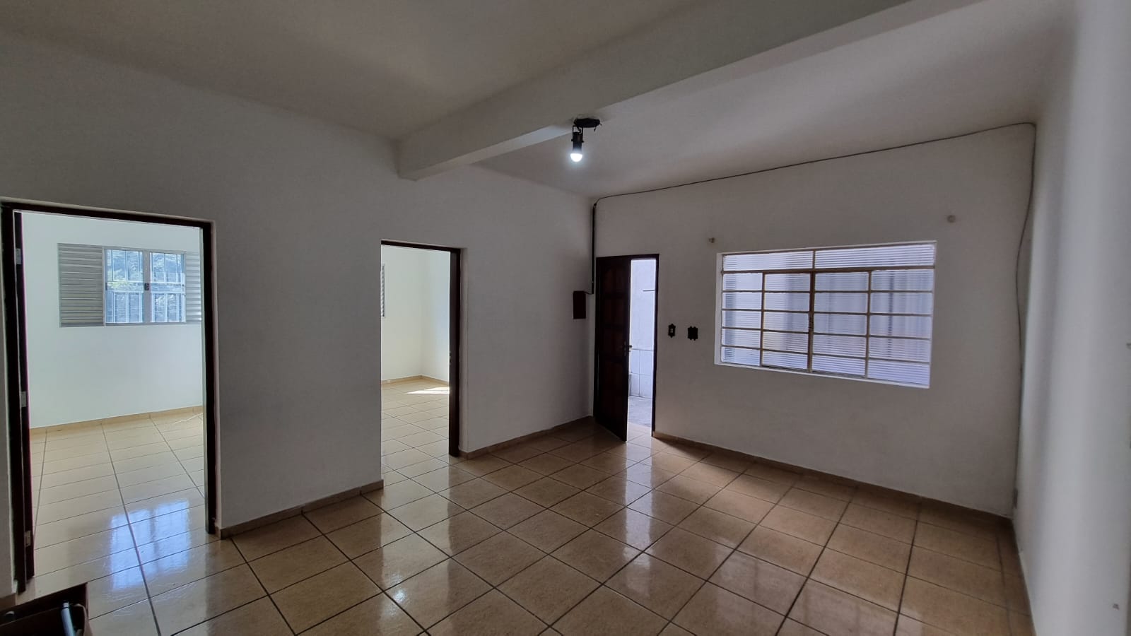 Casa para alugar com 2 quartos, 70m² - Foto 10