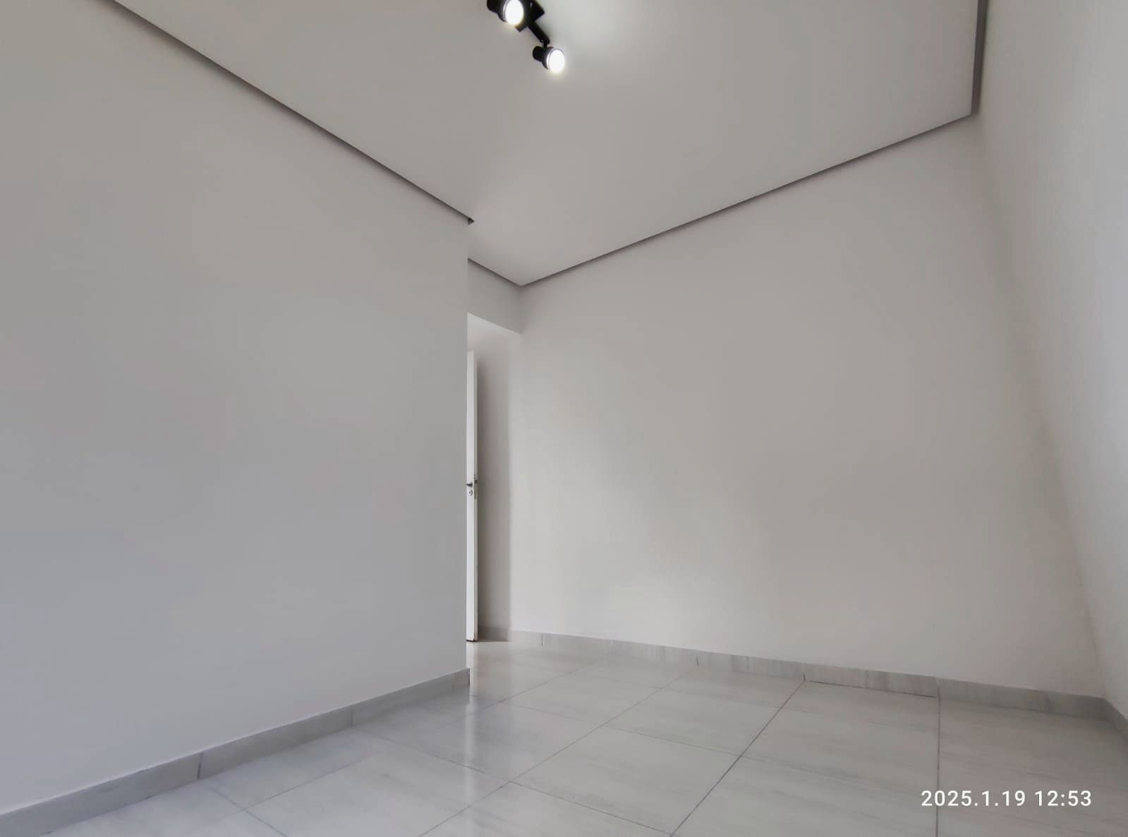 Cobertura Duplex com 3 Dormitórios no Residencial Lê Mont-Jardim  Isis-Cotia/SP