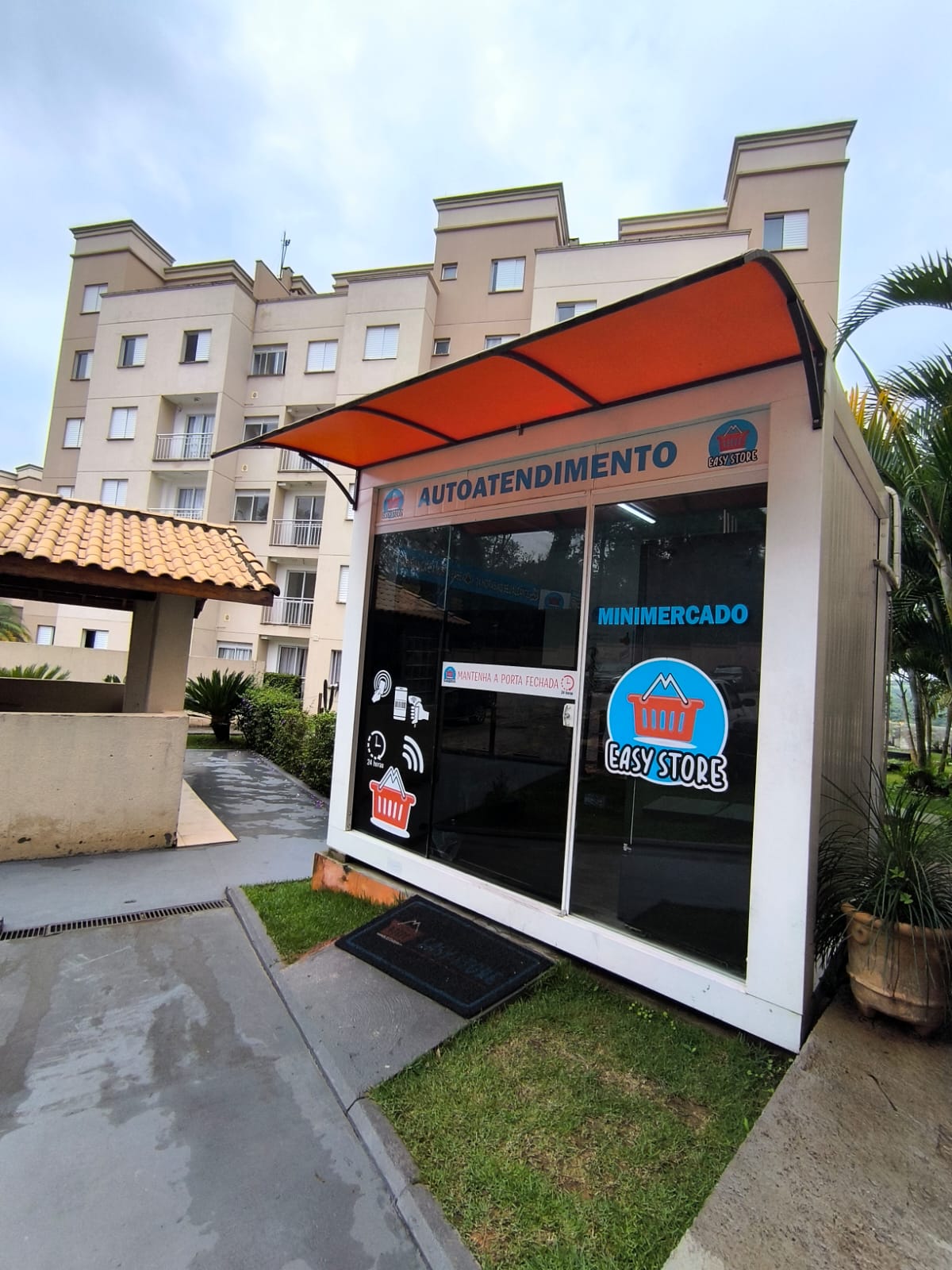  Cobertura Duplex com 3 Dormitórios no Residencial Lê Mont-Jardim  Isis-Cotia/SP