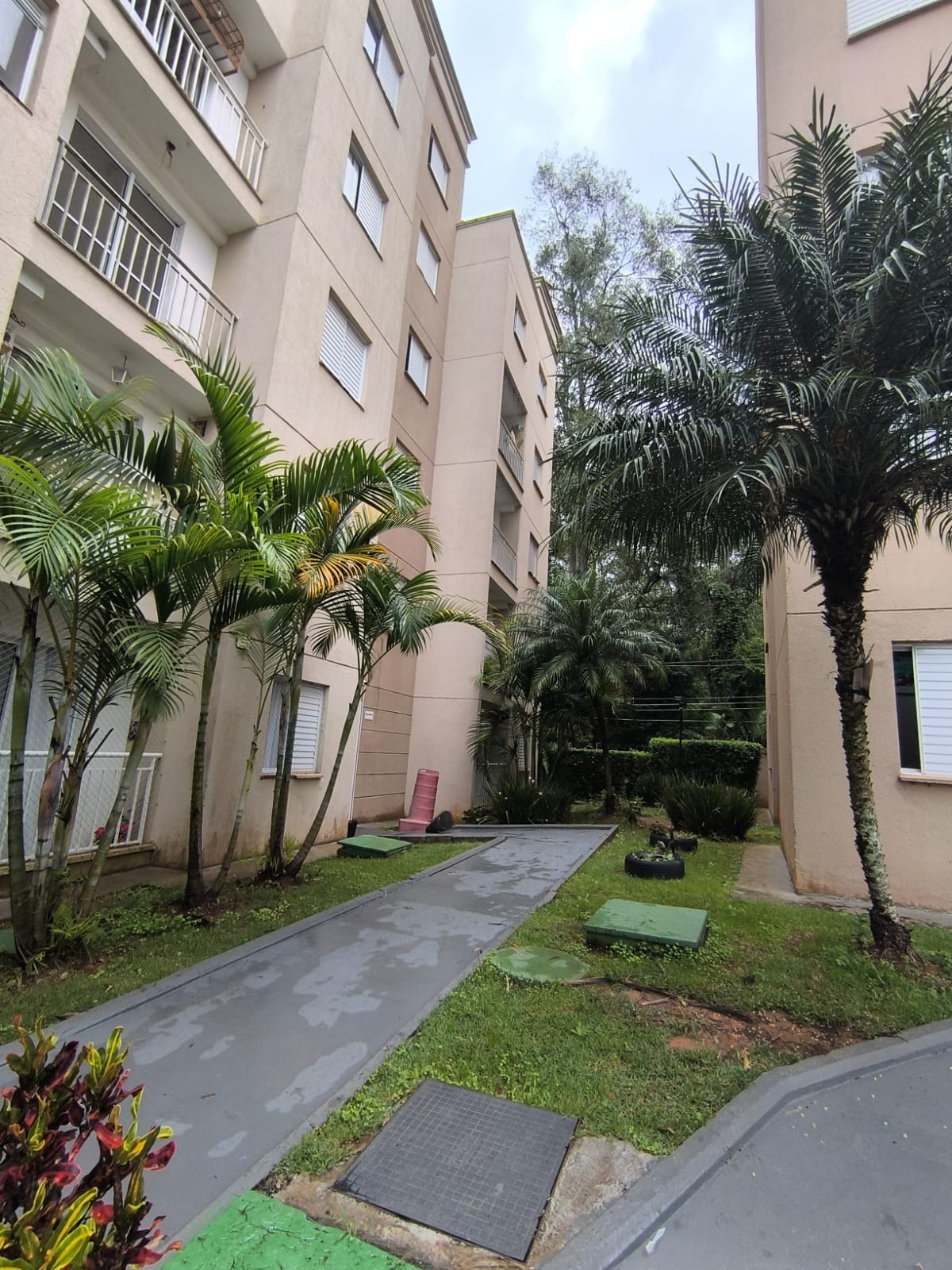  Cobertura Duplex com 3 Dormitórios no Residencial Lê Mont-Jardim  Isis-Cotia/SP