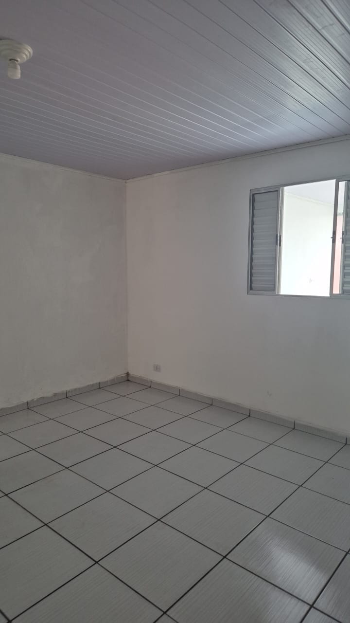 Casa para alugar com 4 quartos, 42m² - Foto 5