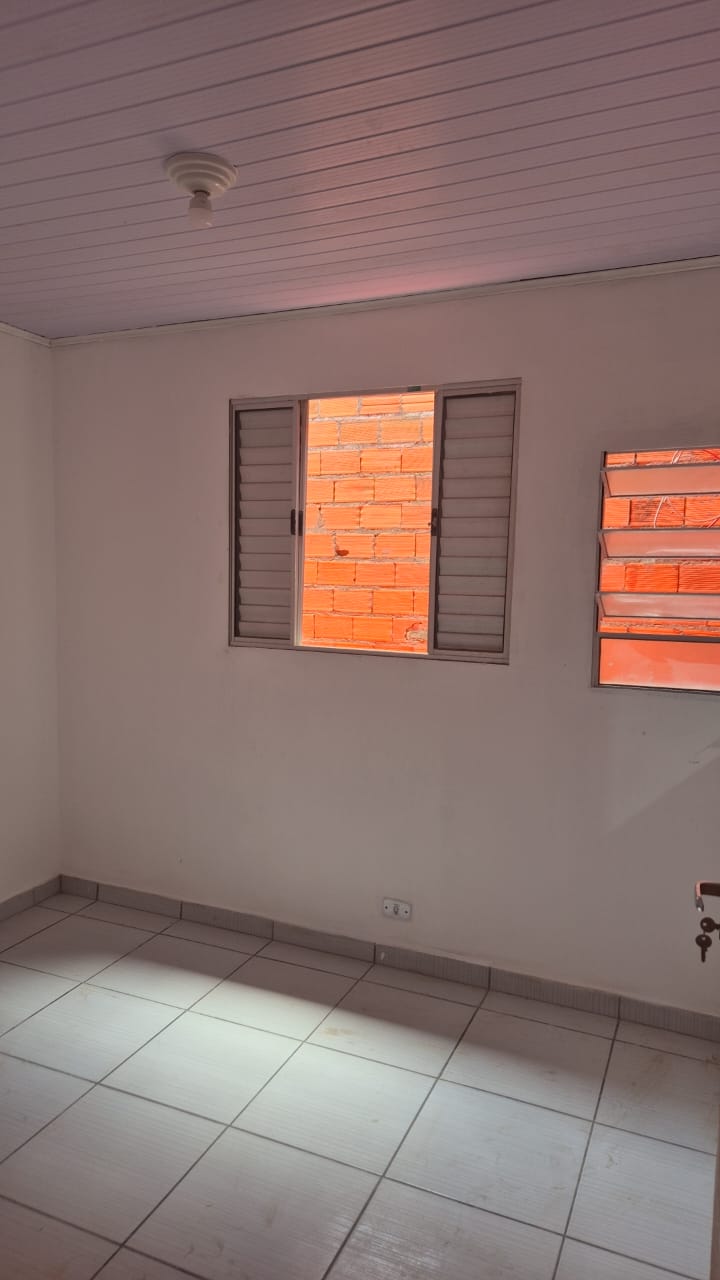 Casa para alugar com 4 quartos, 42m² - Foto 7