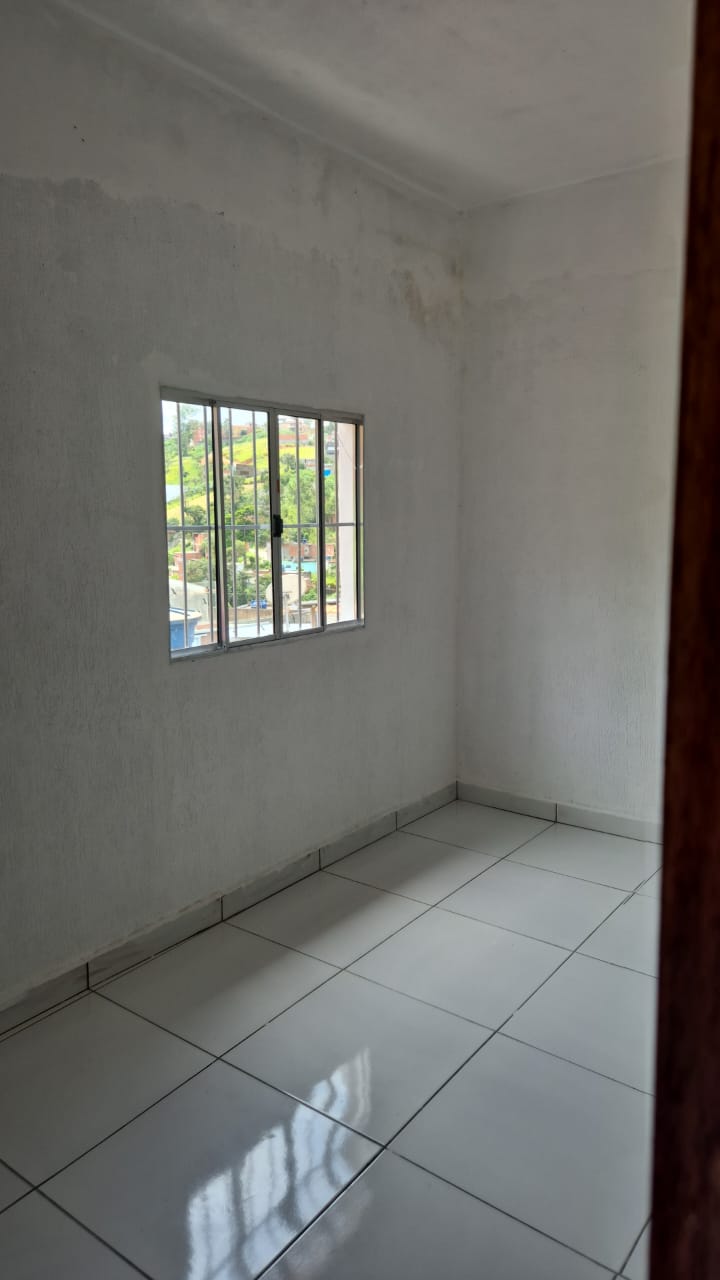 Casa para alugar com 1 quarto, 32m² - Foto 2