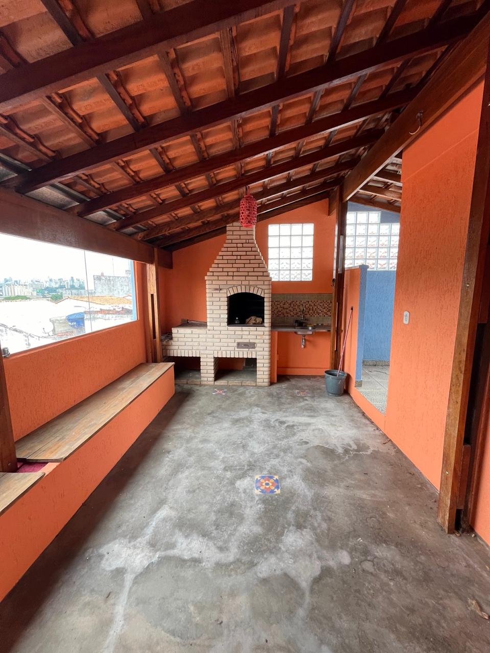 Casa à venda com 3 quartos, 210m² - Foto 2