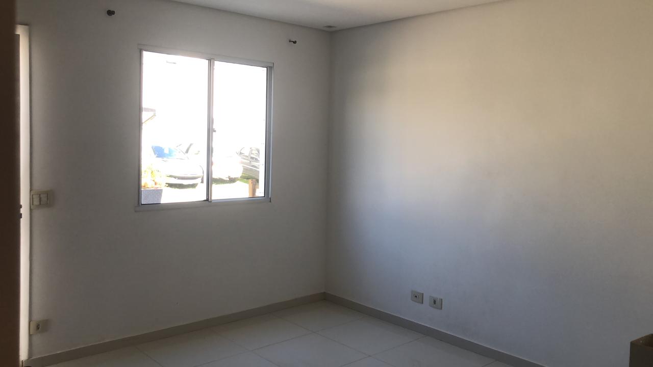 Linda Casa com 02 Dormitórios -  Condomínio Refúgio Canta Galo II - Jardim Caiapia - Cotia/SP