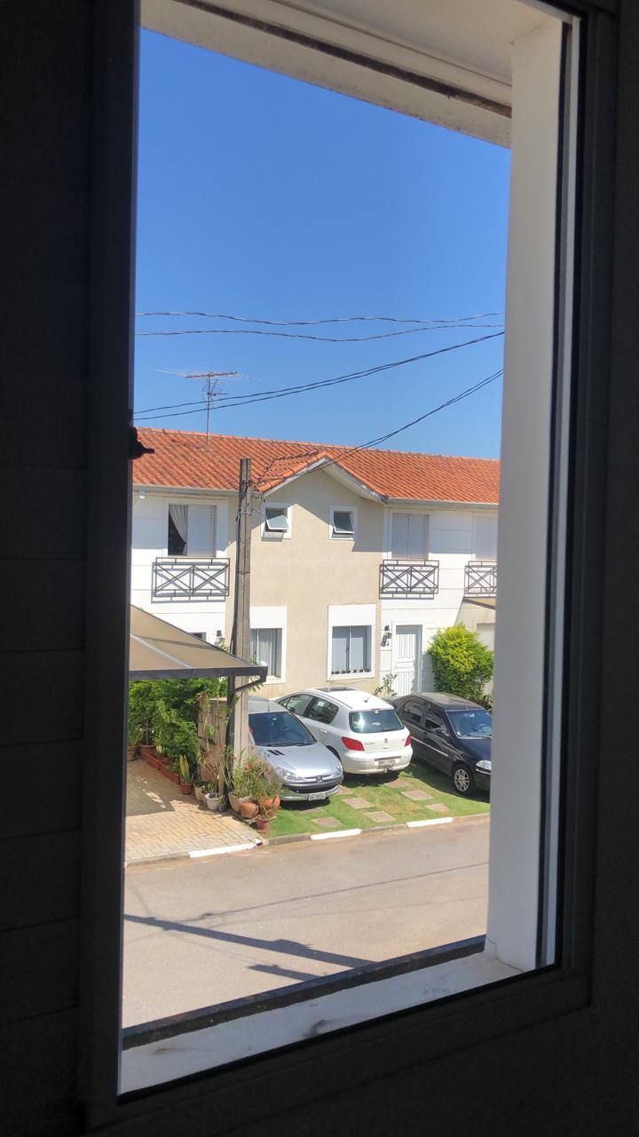 Linda Casa com 02 Dormitórios -  Condomínio Refúgio Canta Galo II - Jardim Caiapia - Cotia/SP