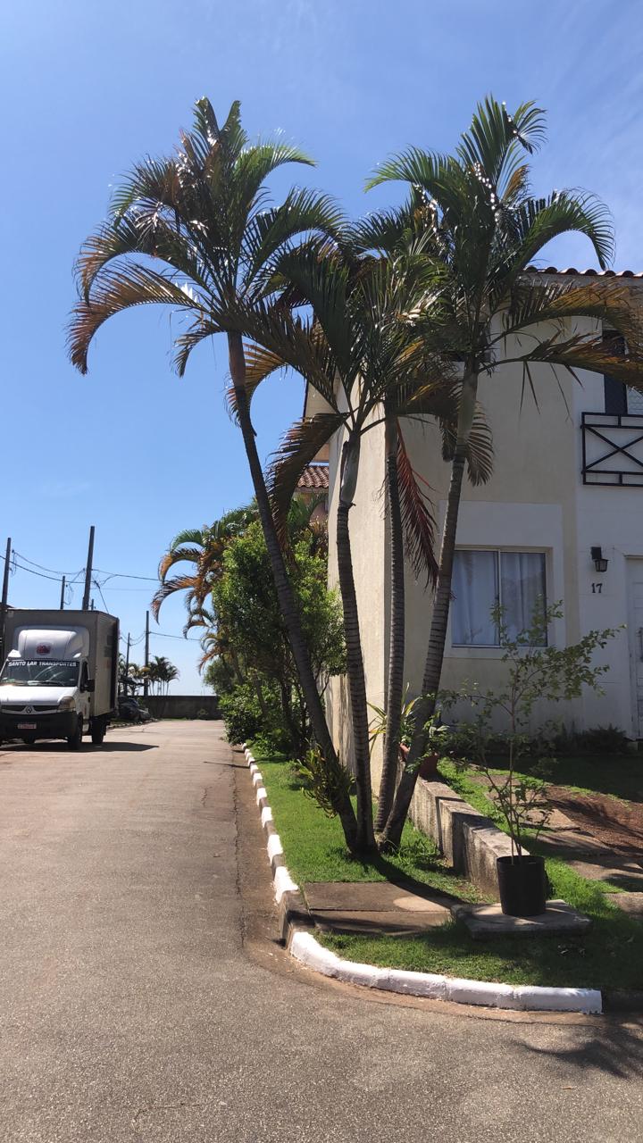 Linda Casa com 02 Dormitórios -  Condomínio Refúgio Canta Galo II - Jardim Caiapia - Cotia/SP