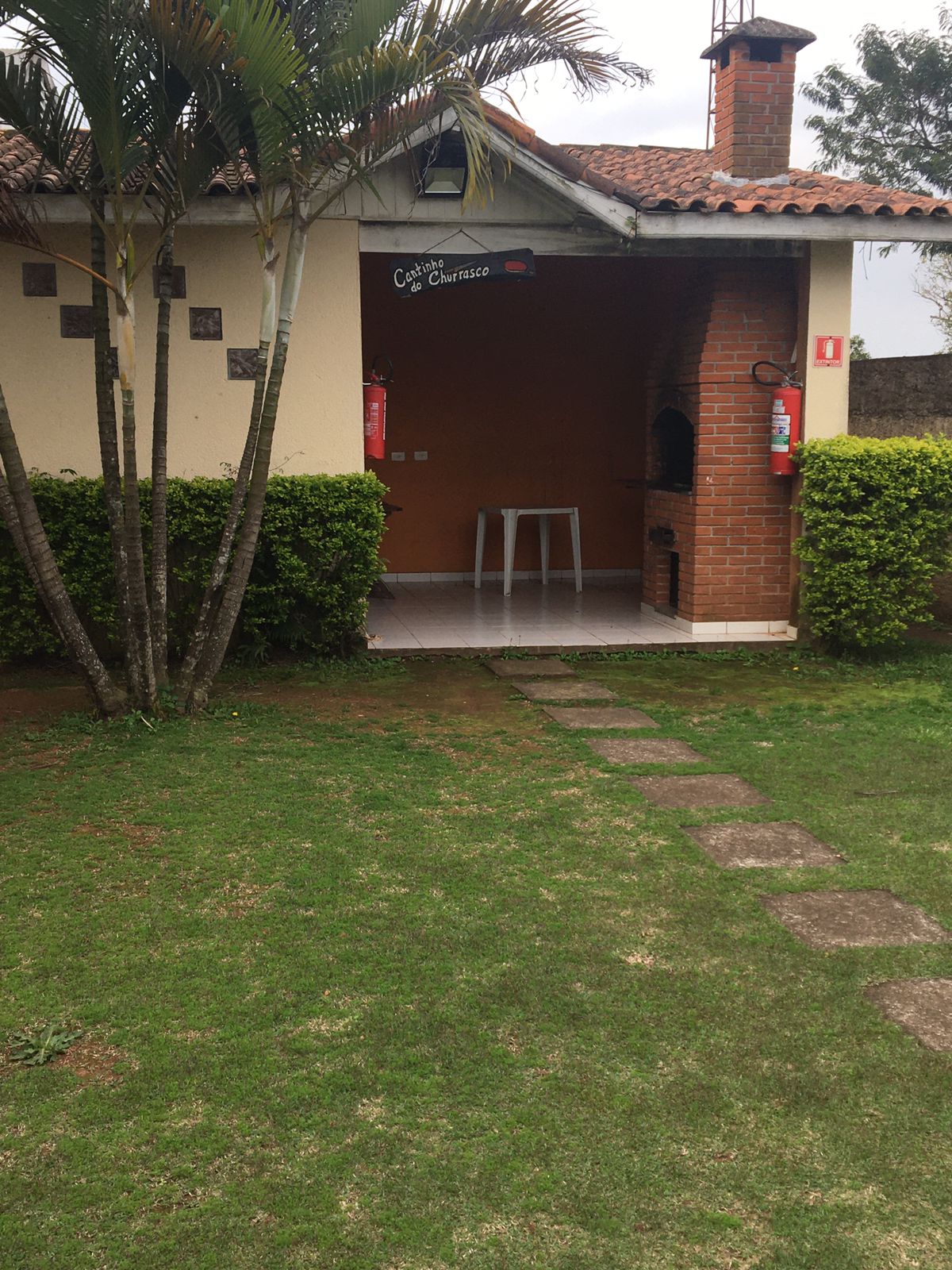 Linda Casa com 02 Dormitórios -  Condomínio Refúgio Canta Galo II - Jardim Caiapia - Cotia/SP