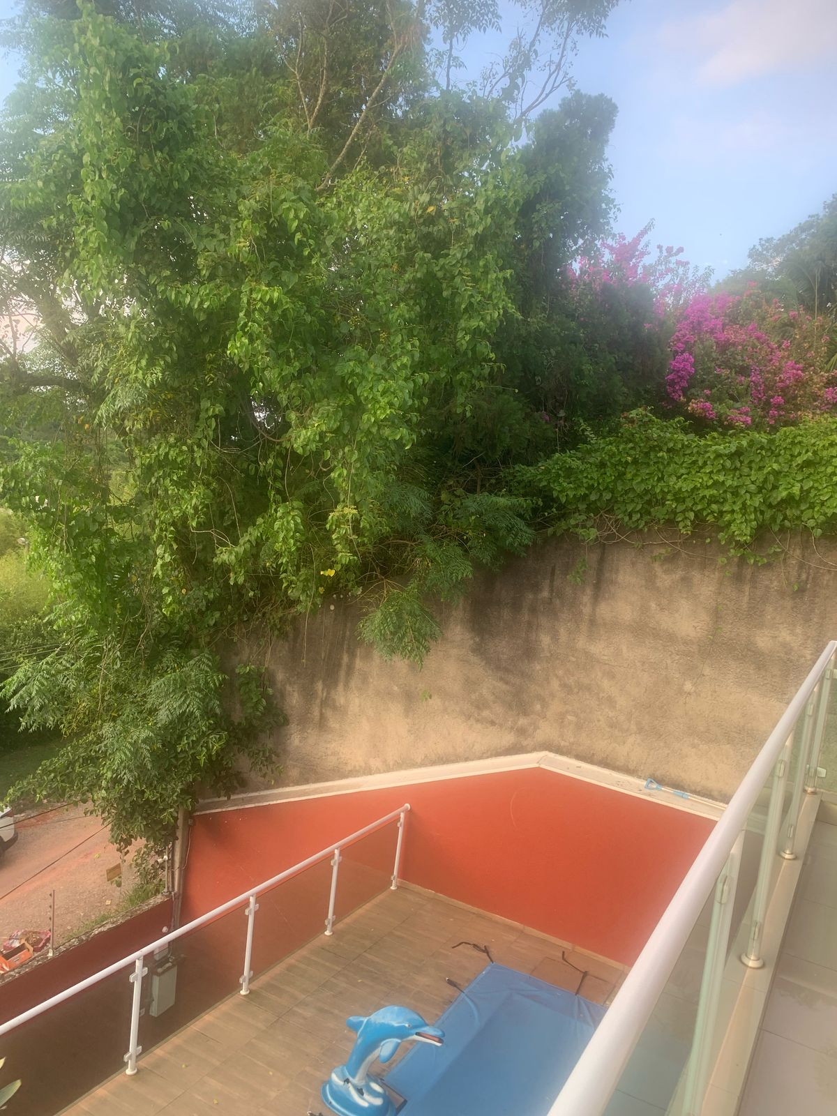 Belissimo Sobrado com 03 Dorms sendo 01 suíte e Piscina  - Parque Rincão- Cotia/ SP