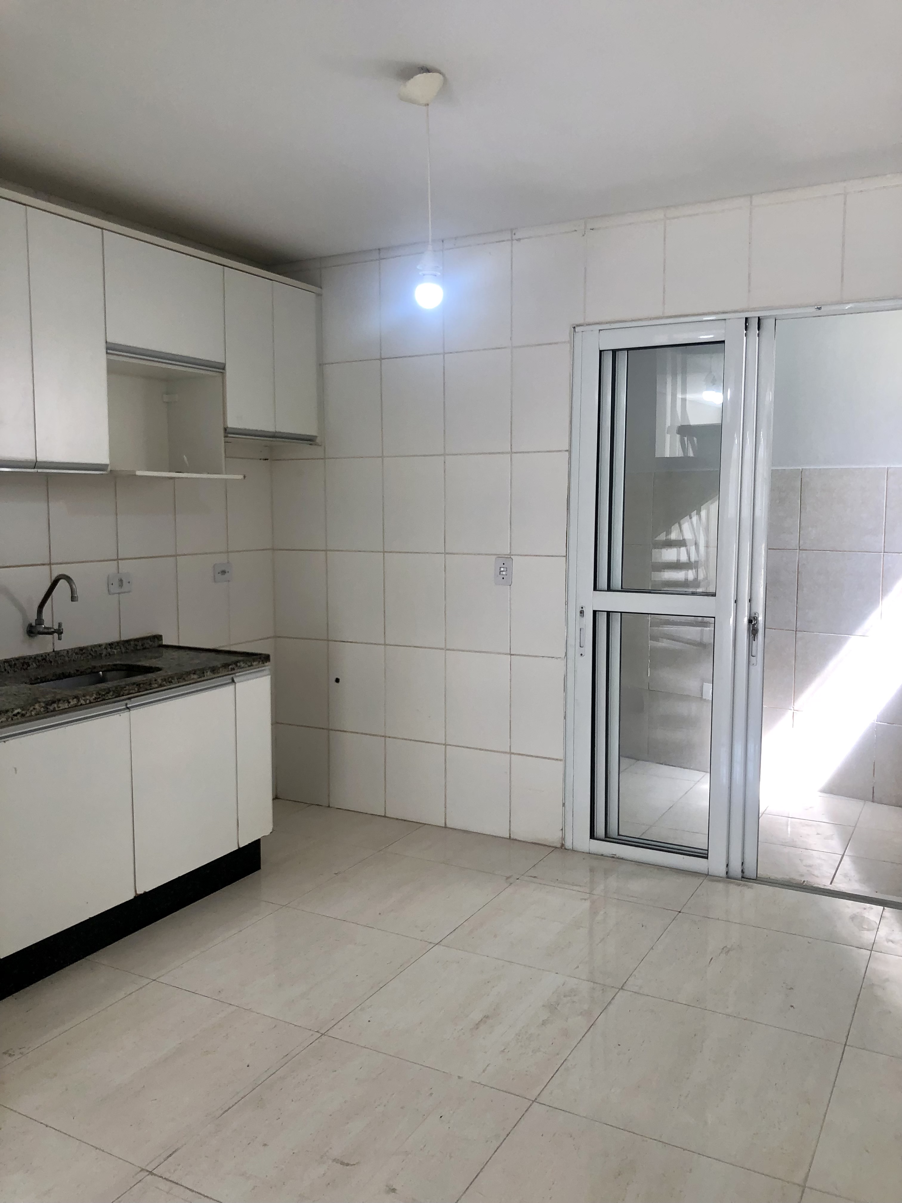 Casa para alugar com 2 quartos, 58m² - Foto 4