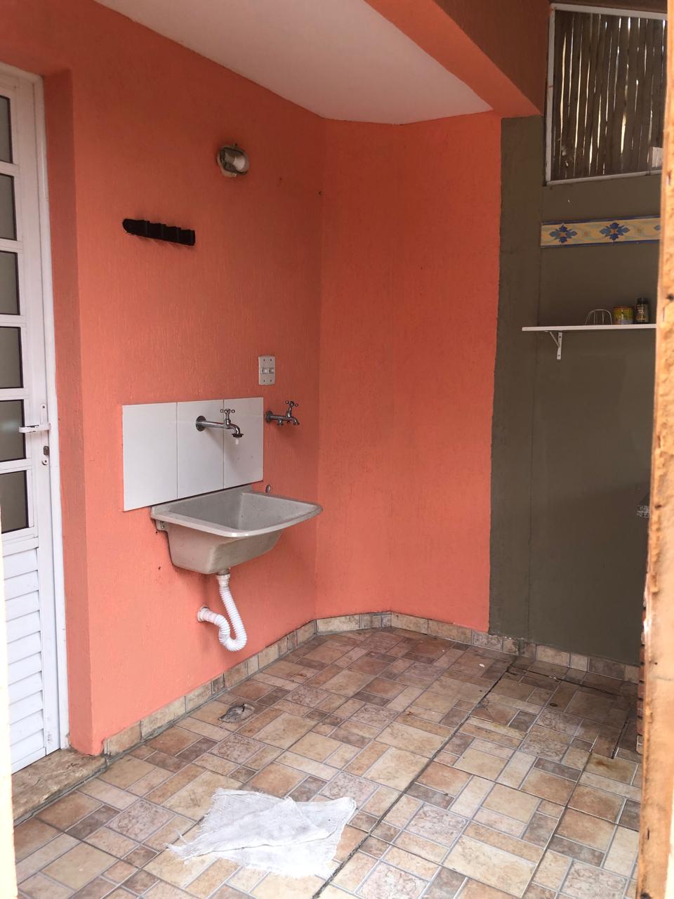 Lindíssima Casa (L) - 3 Dormitórios sendo 01 suíte- Condomínio Porto Seguro - Granja Vianna - Cotia SP