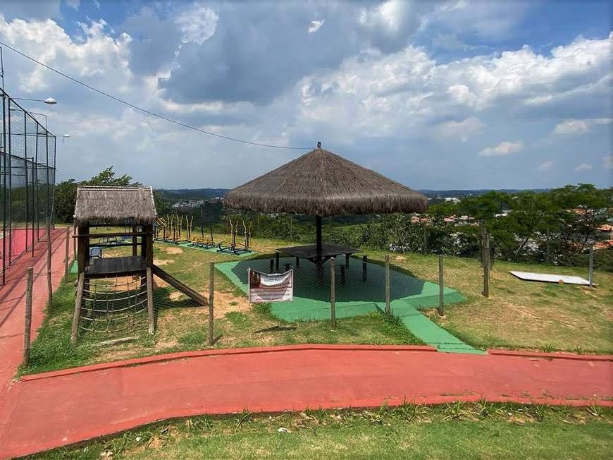 Sobrado novo com 03 dormitórios - Residencial Villa D'este - Rio das Pedras - Cotia/SP