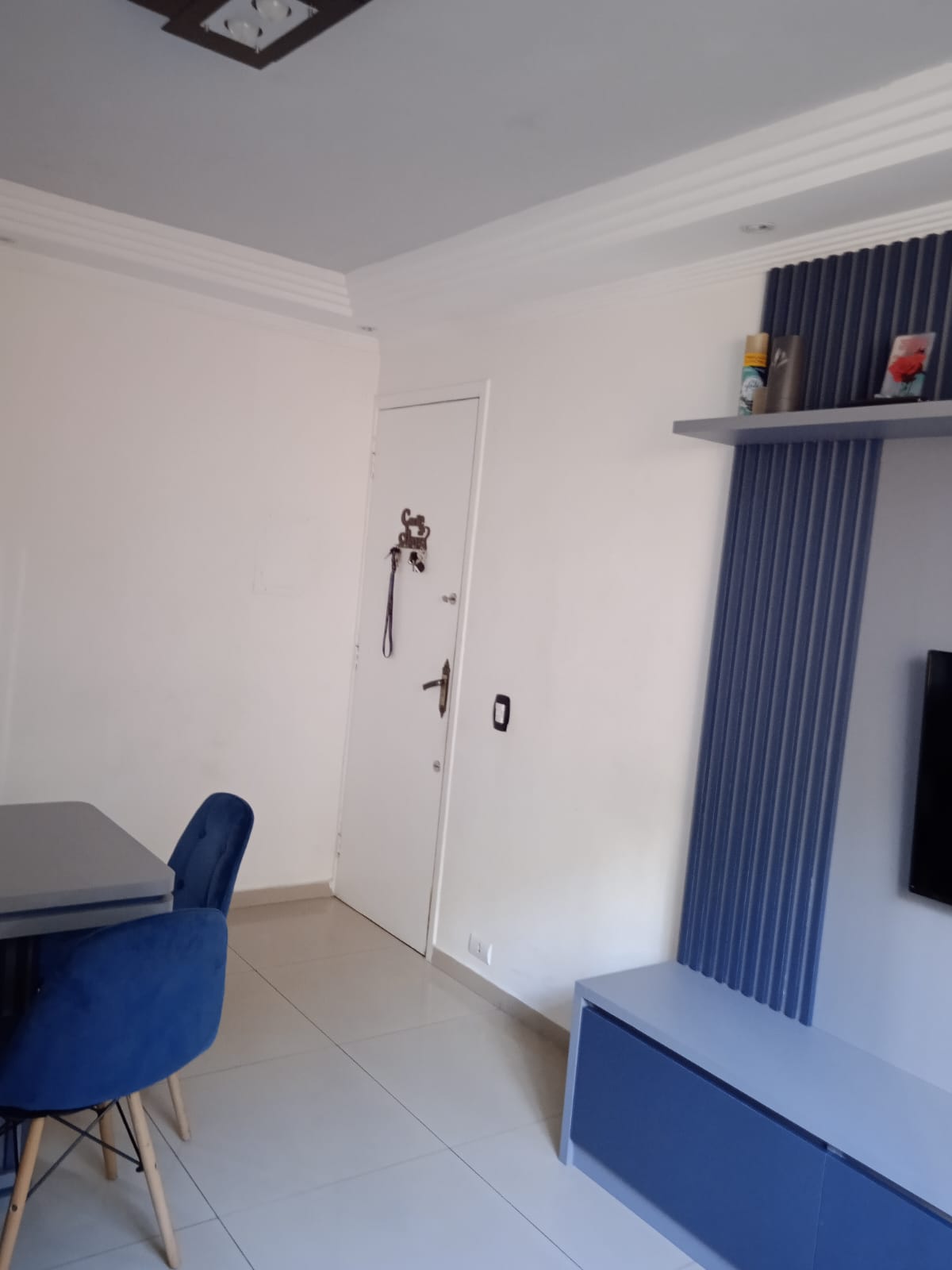Apartamento com 02 Dormitórios - Edifício Orquidea- Rio das Pedras - Cotia/SP