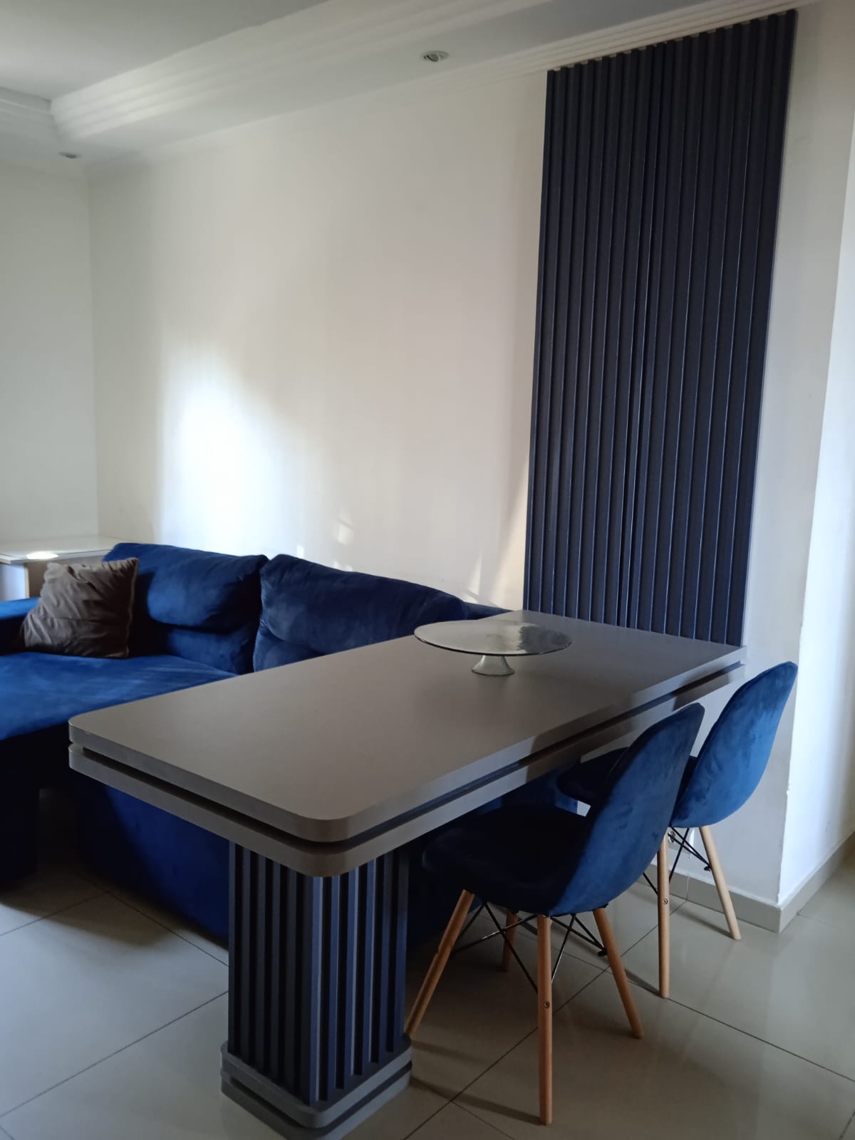 Apartamento com 02 Dormitórios - Edifício Orquidea- Rio das Pedras - Cotia/SP
