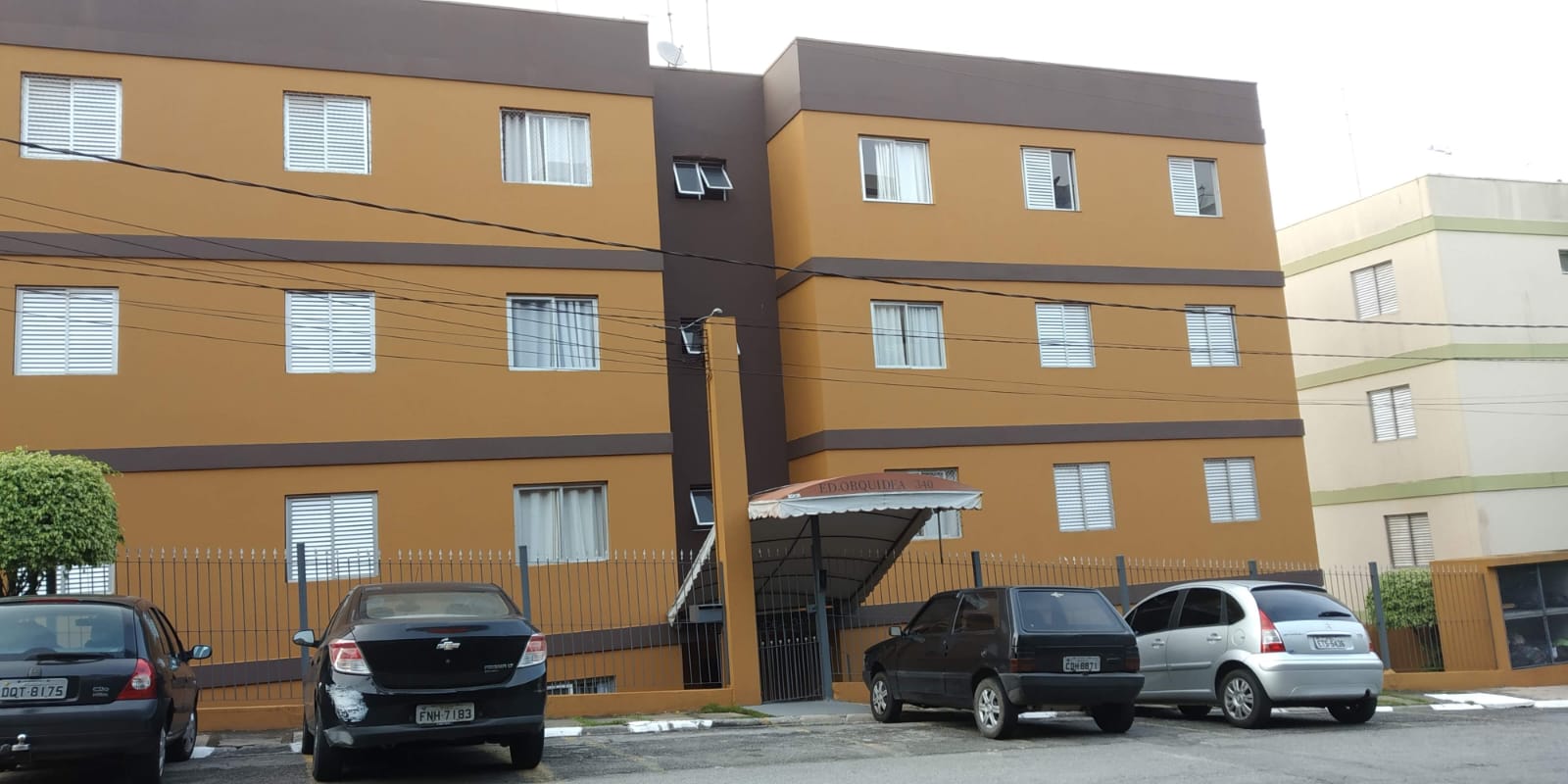 Apartamento com 02 Dormitórios - Edifício Orquidea- Rio das Pedras - Cotia/SP