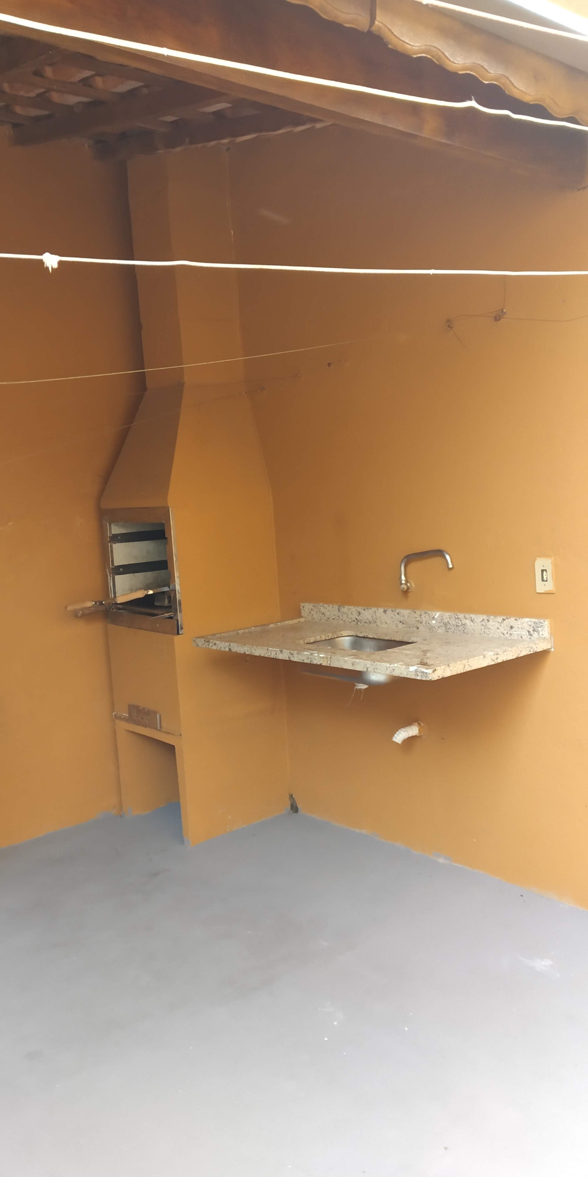 Apartamento com 02 Dormitórios - Edifício Orquidea- Rio das Pedras - Cotia/SP