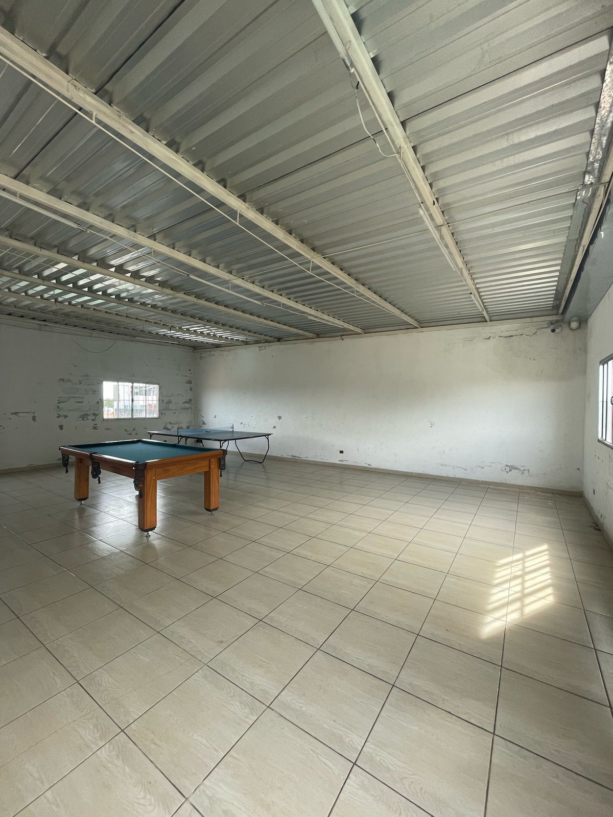Casa com piscina e 02 dormitórios - Jardim Araruama - Cotia/SP
