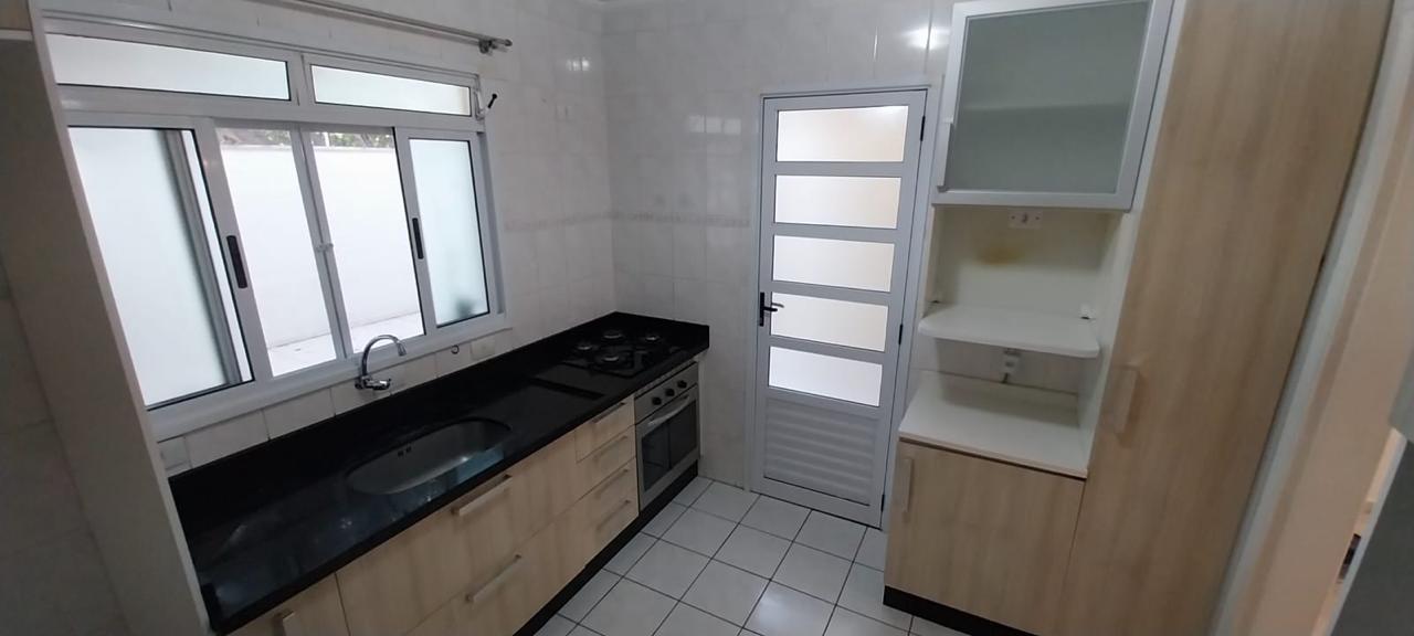 Casa Com 03 Dormitórios - Condomínio Nativo Clube - Jardim Belizário - Cotia/SP