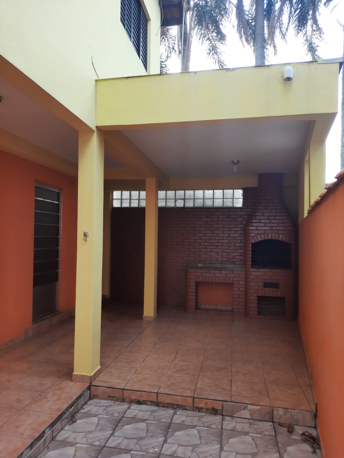 Casa com 03 Dormitórios - Nakamura Park - Cotia/SP