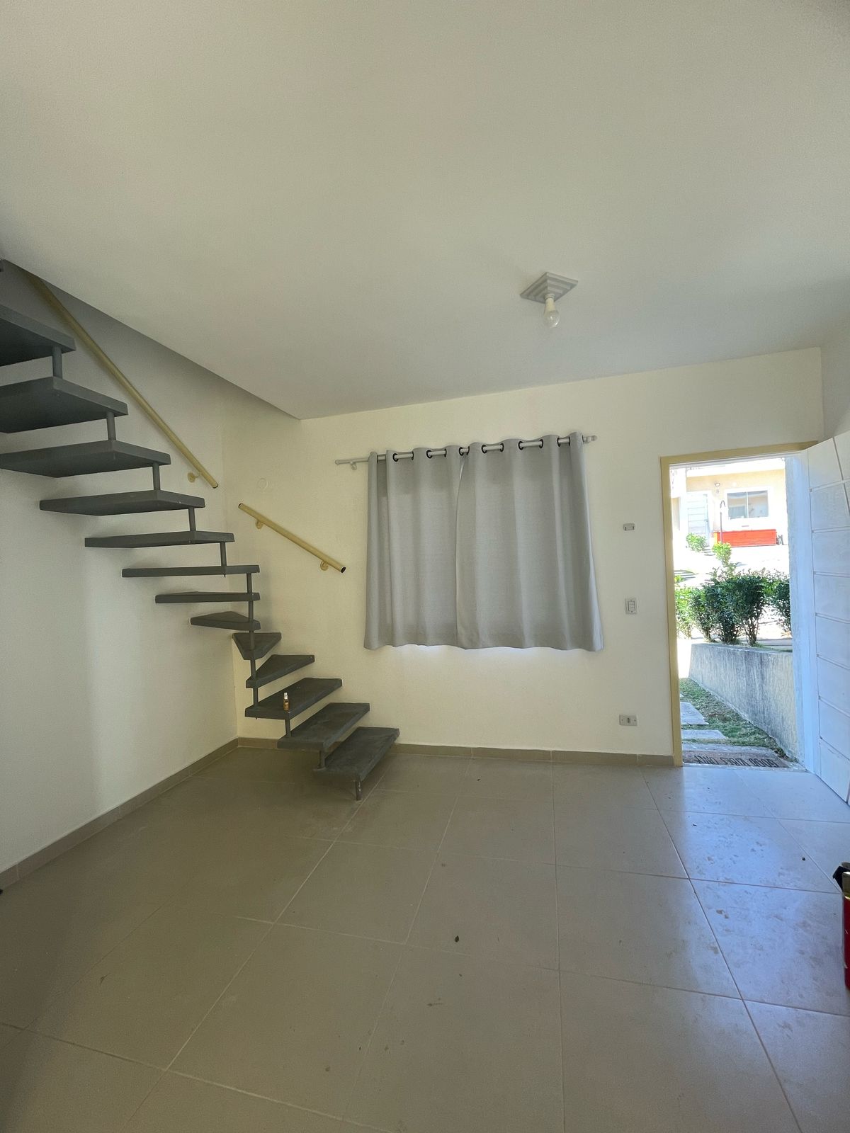 Casa com 2 Dormitórios - Condomínio Residencial Astecas - Chácara Ondas Verdes - Cotia/SP