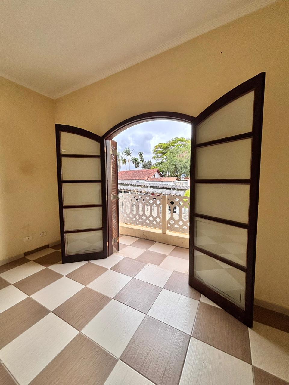 Casa com 5 Quartos - Jardim Sabiá - Cotia / SP 